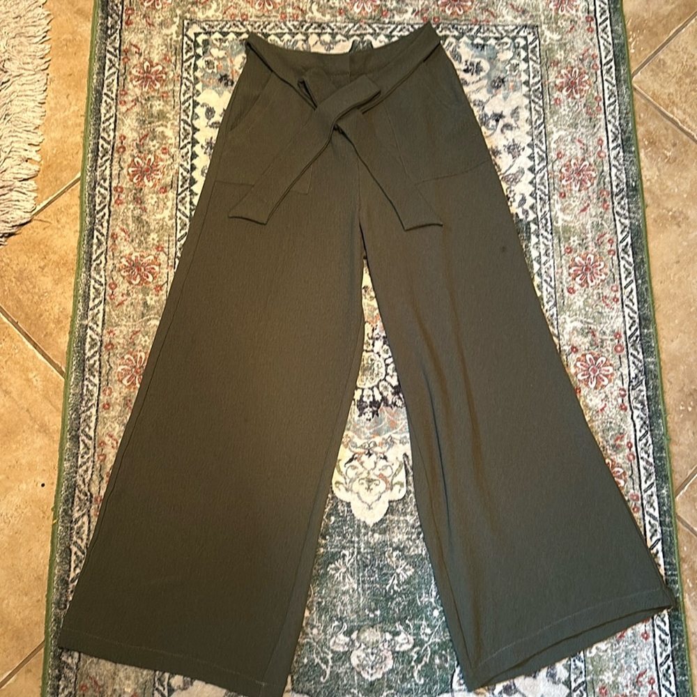 Vintage SMALL olive green flowy pants!
